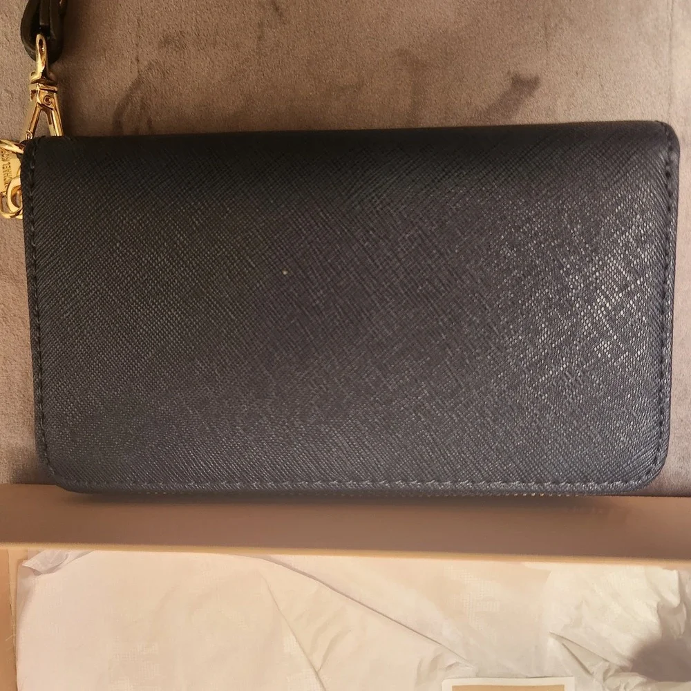 Michael Kors Jet Set Travel Navy Zip Around Wristlet Wallet Phone Case NIB